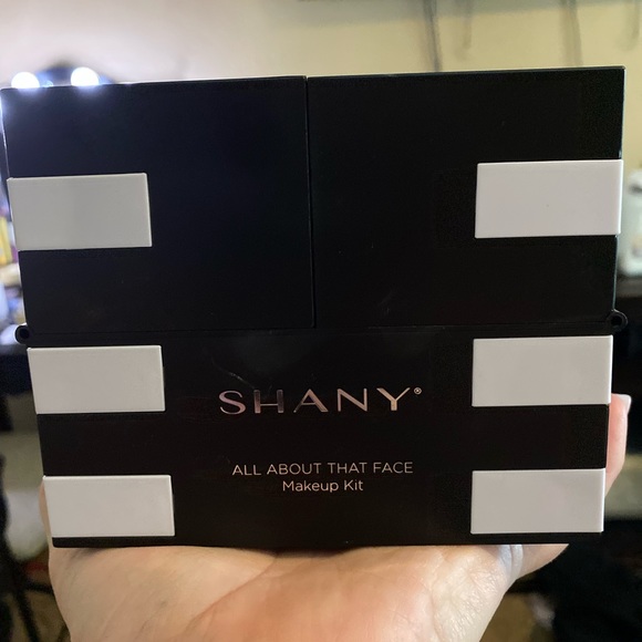 Shany makeup kit - Picture 2 of 5